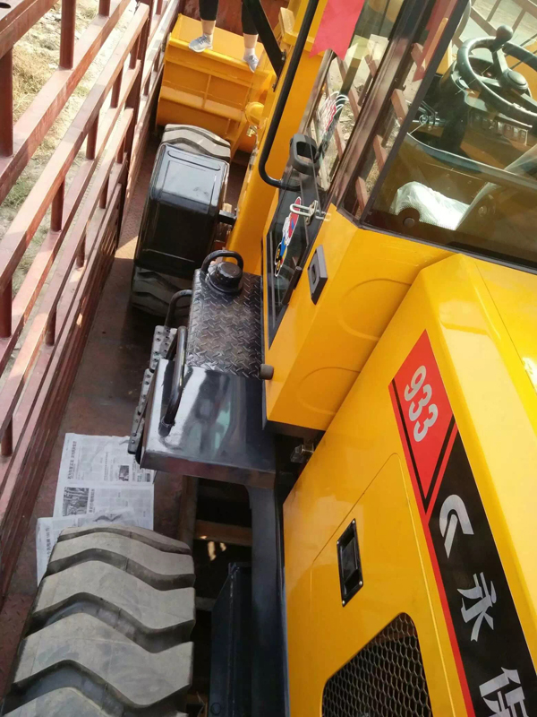 933型裝載機裝車現場